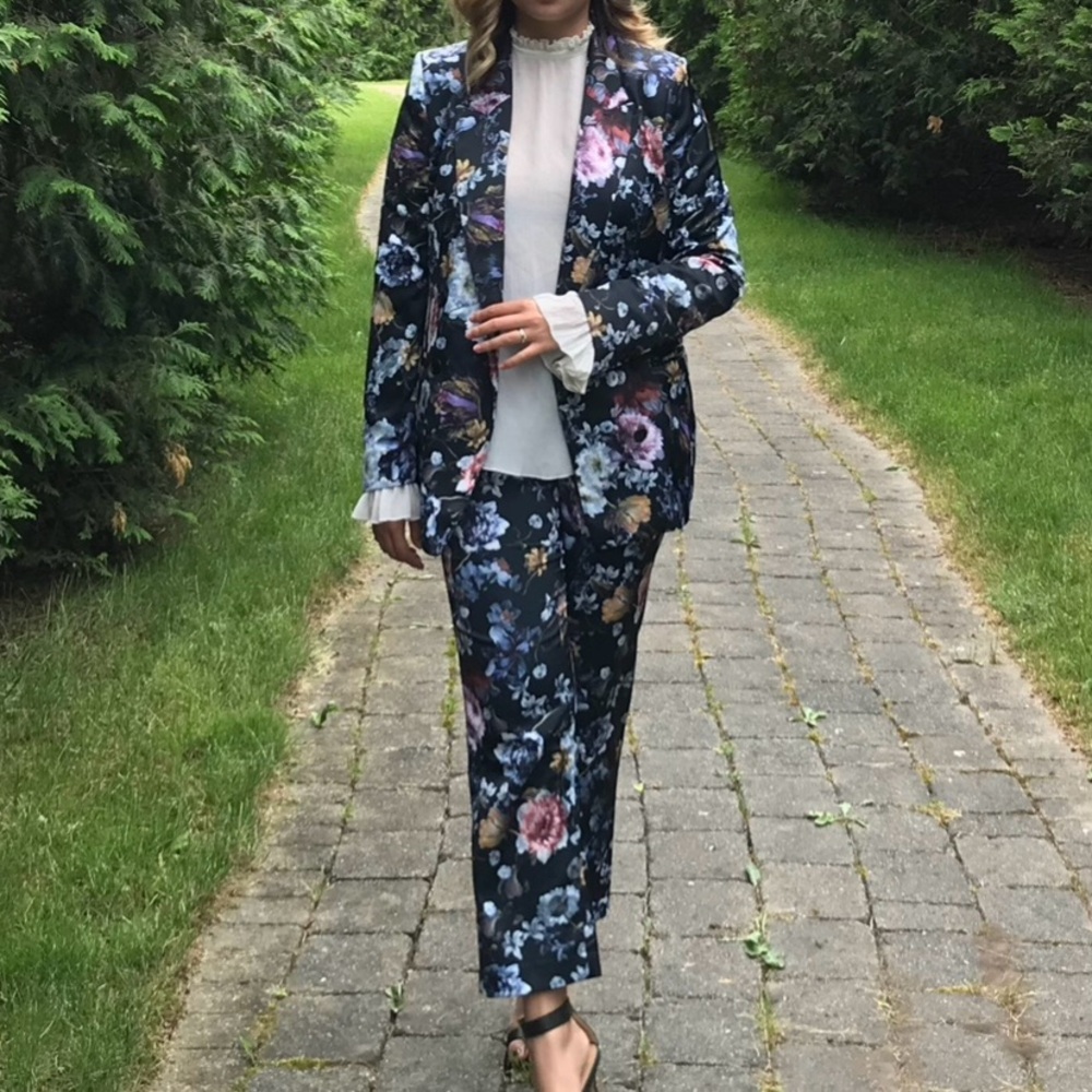 HM floral suit